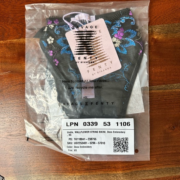 Savage X Fenty Black Caviar Deco Embroidery Wallflower String Bikini Panty - Picture 9 of 13